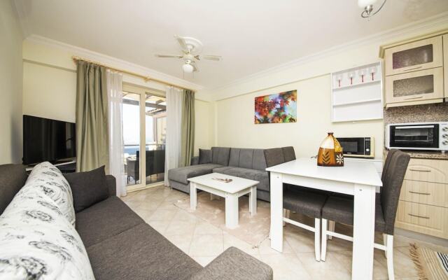 Sleek Flat With Private Beach and View in Milas