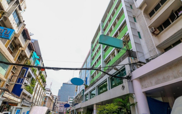 Nida Rooms Makkasan Master Ratchadevi at P2 Boutique Hotel