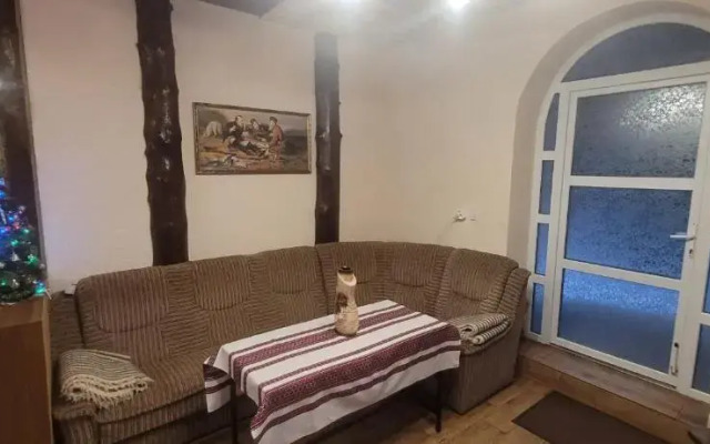 Готель RIVER HILL