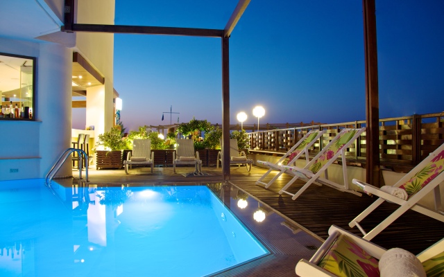 Steris Elegant Beach Hotel & Apartments