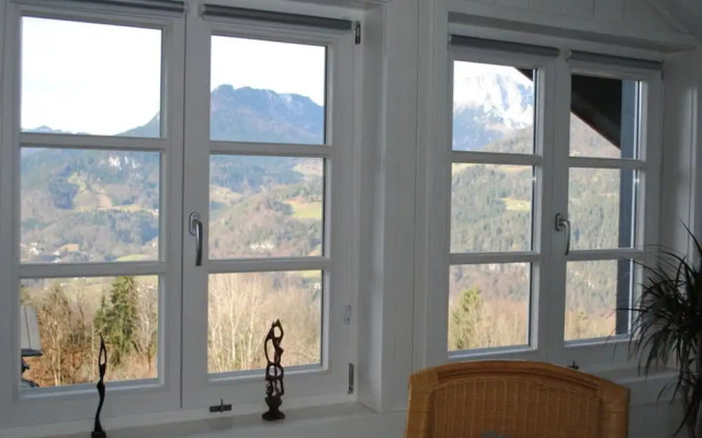 in the Berghanghaus"l Obersalzberg