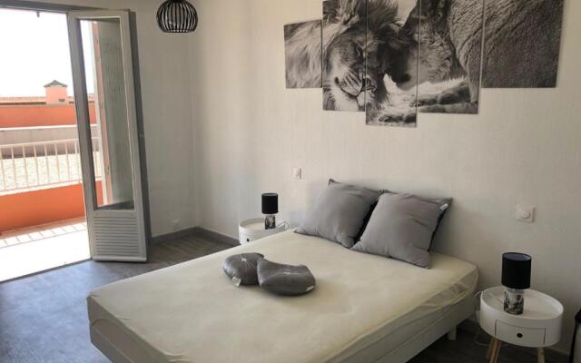 Beautiful Renovated T3 In The Heart Of Grasse!