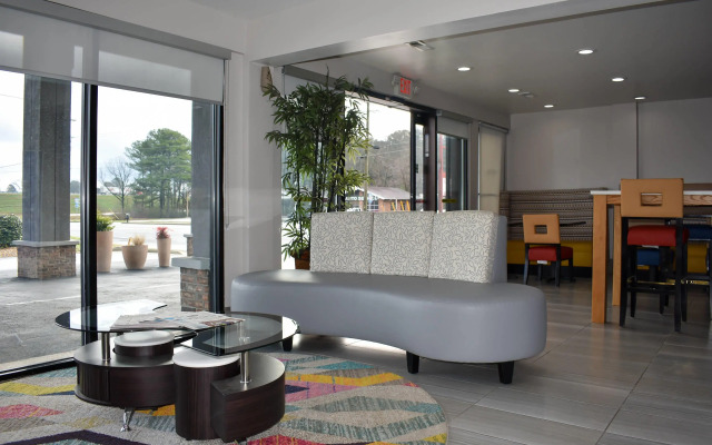 Quality Inn Calhoun North I-75