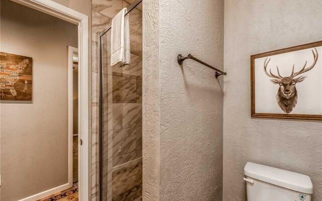 Texas Trio Cabin, 3 Bedrooms, Hot Tub, Fireplace, Sleeps 6