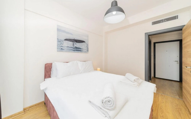Superb Flat With Shared Pool in Kepez