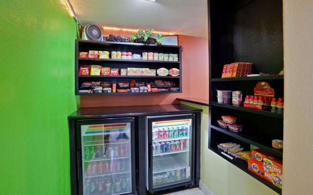 La Quinta Inn & Suites by Wyndham Salina
