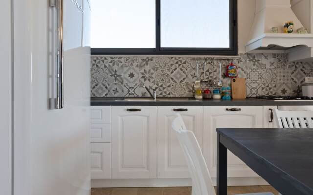 Belvilla by OYO Comfy Villa in Noto With Garden