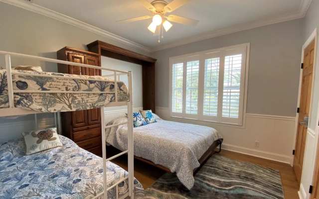 The Salty Sol 6 Bedroom Home