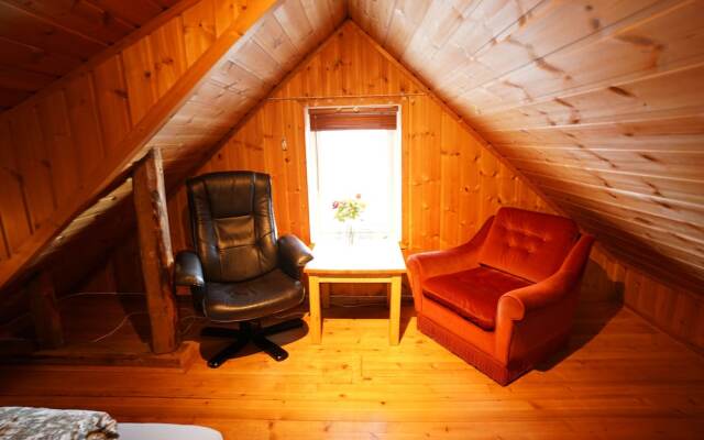 Arctic Rooms REKTOR