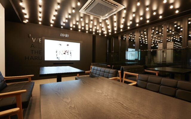 Haru Hotel & Guesthouse - Hostel