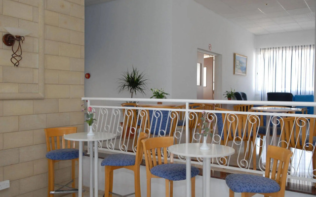 Maistros Hotel Apartments