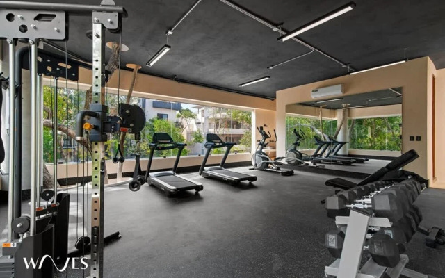 Spacious 3 Br w Private Pool Exclusive Gym