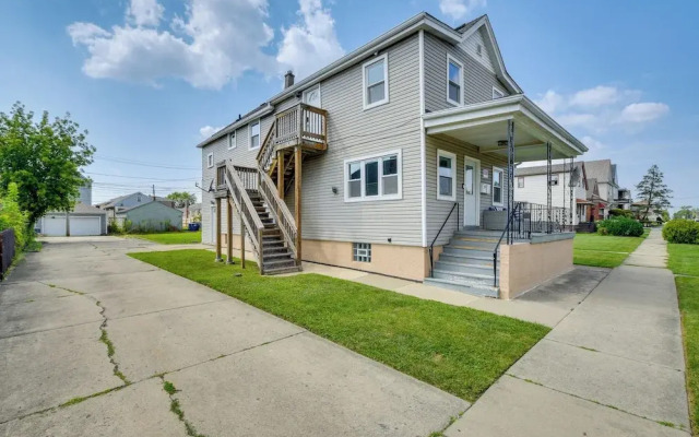 Dog-friendly Blue Island Apt w/ Backyard!
