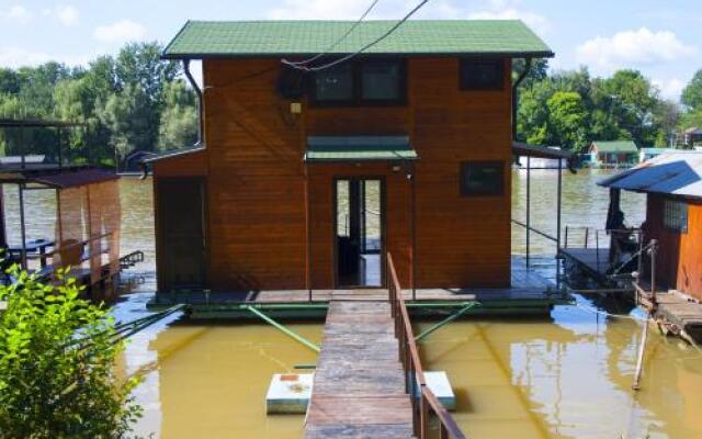 River house apartment