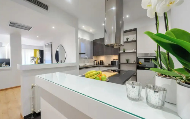 Acropolis View Deluxe Penthouse & Luxury Apartments