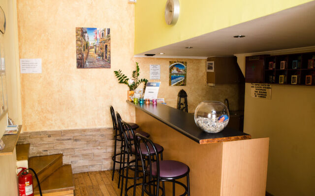 Morfea's Nest Rooms & Studios
