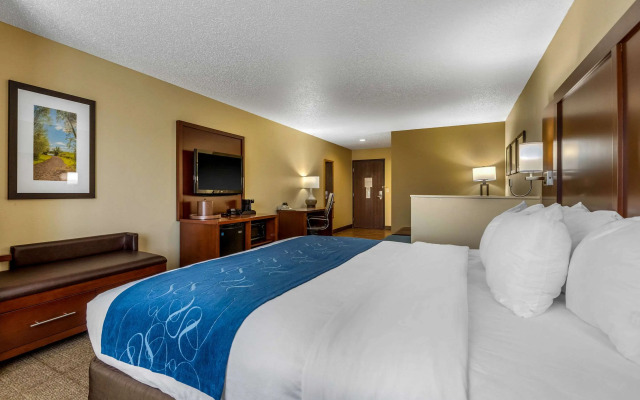 Comfort Suites Cedar Falls Industrial Park