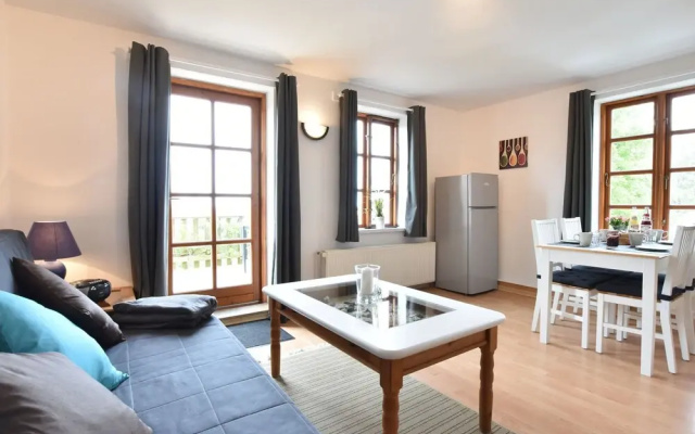 Ethereal Apartment in Stove With Garden