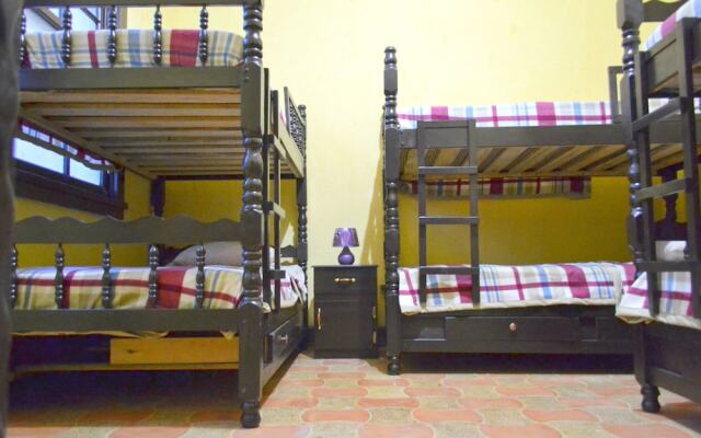 Hostal 4 Grados - Hostel