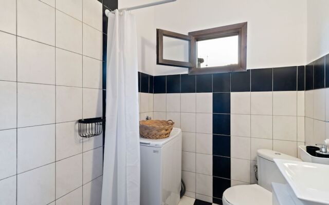 Snug Apartment in Agios Nikolaos With Garden