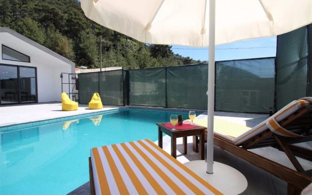 Villa Derin by Akdenizvillam