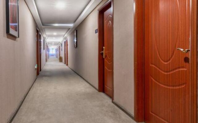 Pai Hotel (Zhongshan Xiaolan High Speed Railway Station Dongsheng State Banquet Branch)