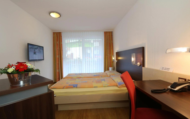 Hotel Feehof Garni – Guest Rooms – Saas-Fee