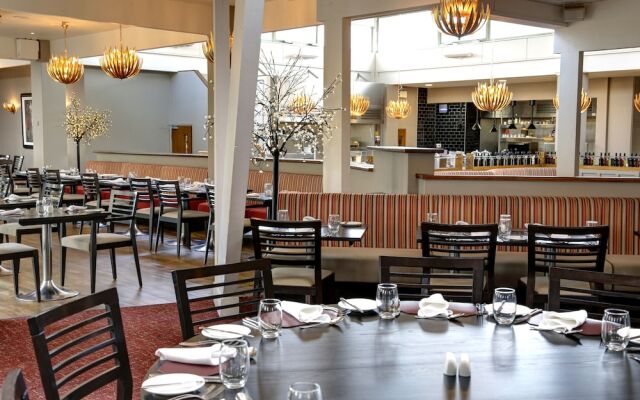 Blunsdon House Hotel