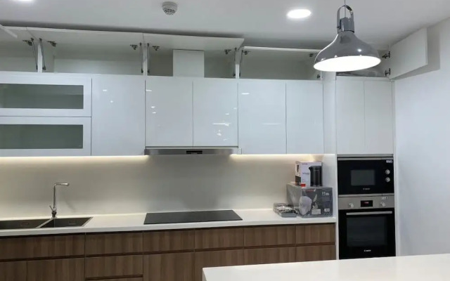 DongDong Apartment in Sunwah Pearl