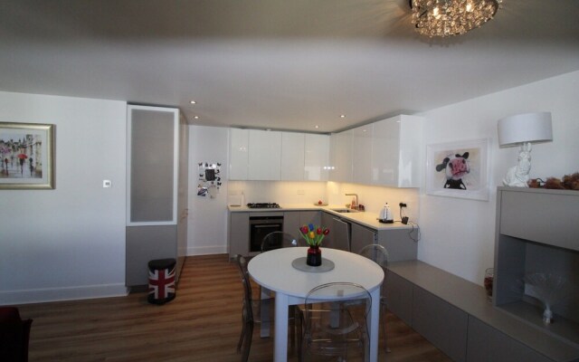 Stylish Modern 1BR Flat for 4 in Shore Side Leith