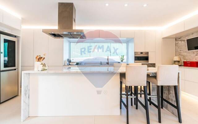 Modern 4-bed Villa 4K Beach 30k Lisbon