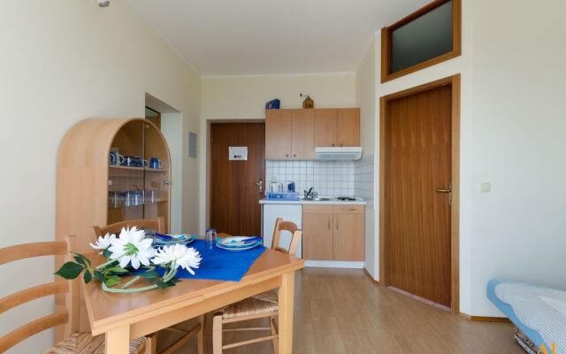 Apartments and Room Drazen