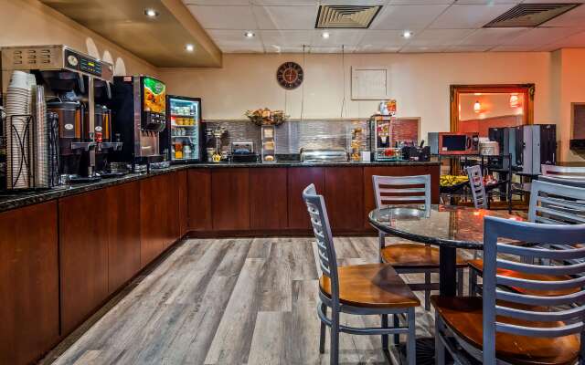 Best Western Plus Coastline Inn