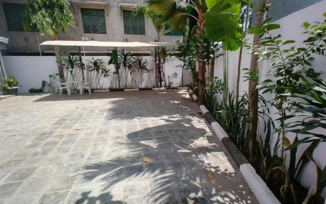 6 Park Retreat