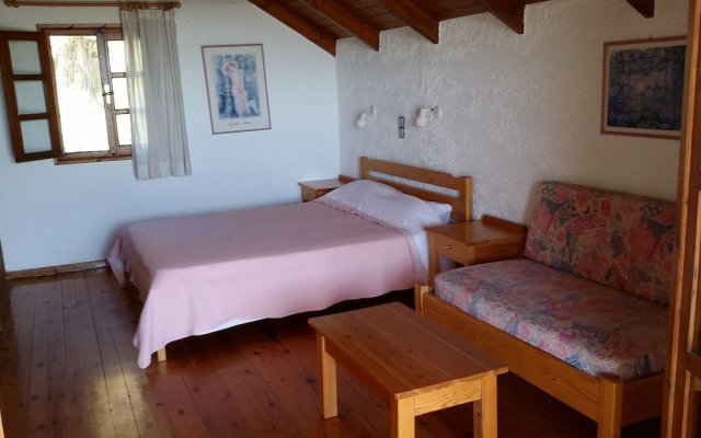 Stunning 2-bedrooms Private Cottage in Palaiochora