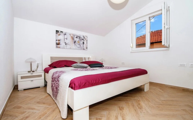 Luxurious Apartment in Zadar With Garden