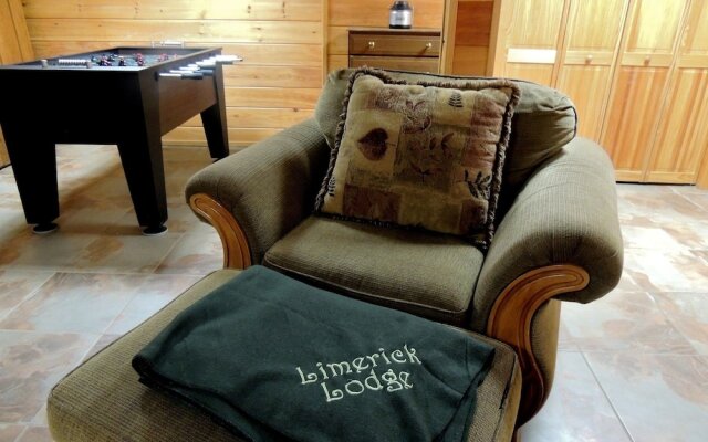 Limerick Lodge 3 Bedrooms 3.5 Bathrooms Cabin