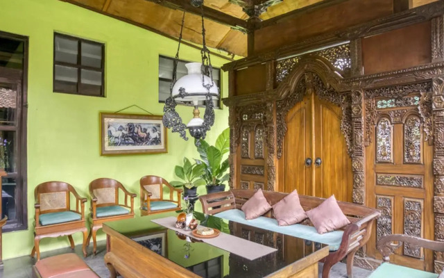 Kota Kembang by RedDoorz