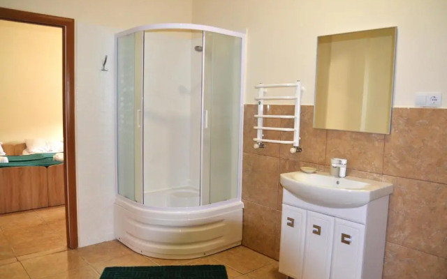 Coin Apartments & Hostel