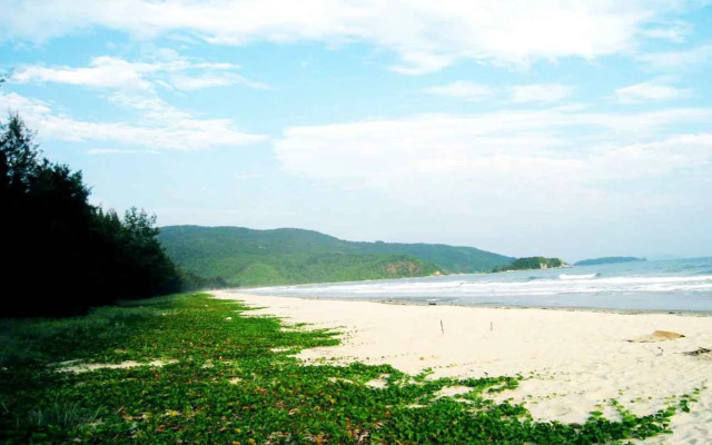 Le Pont Minh Chau Hotel