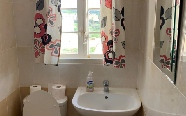 Qronfli Holiday Apartments With Swimming Pool