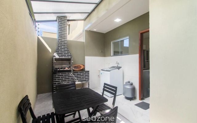 Stay With Pool Just Minutes From the Beach - CCR