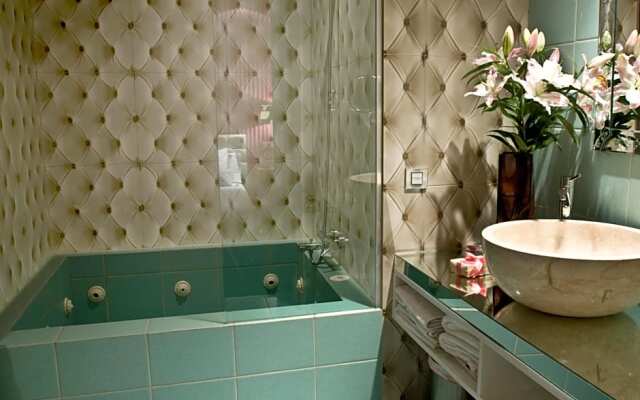 Abalu Boutique Suites & Residences