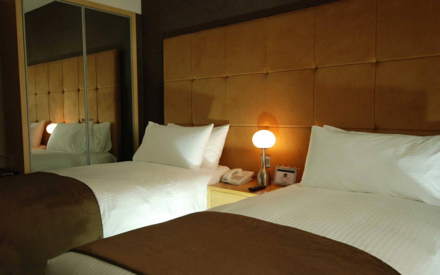 Macau Hotel S