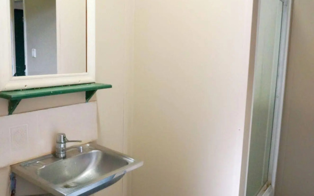 Sundancer Backpackers Resort