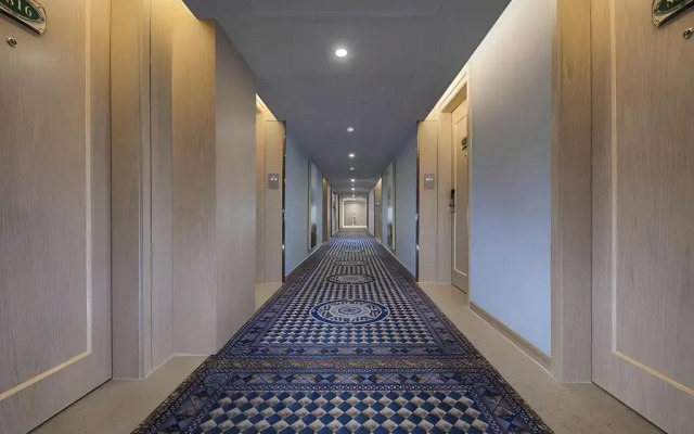 Vienna International Hotel (Foshan Eternal Love Xiqiao Mountain Scenic Area)