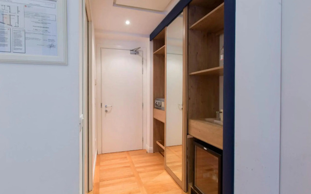 Floris Hotel