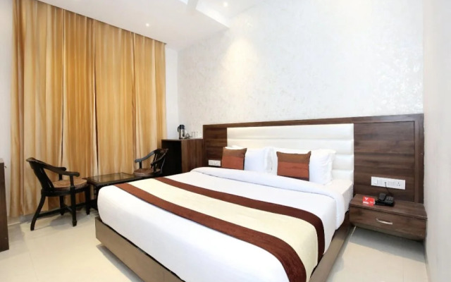 Hotel Grand Star by OYO Rooms