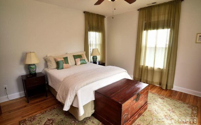 Alyssa House Bed & Breakfast