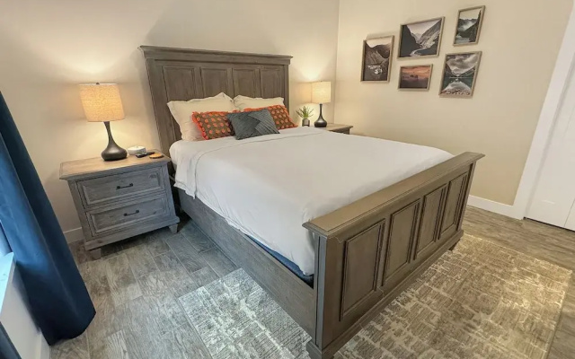 Colony Suites